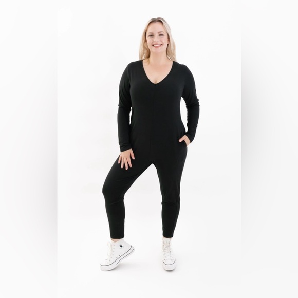 Smash & Tess Friday long sleeve black romper NWT Size L - Picture 1 of 5